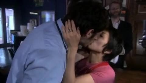 IU kiss&cry Toothpaste Kisses-The Maccabees