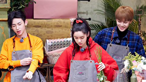 小姐姐的花店升级版 升级版之万能girl娜娜教林彦俊拔花 小鬼迷路嫌弃