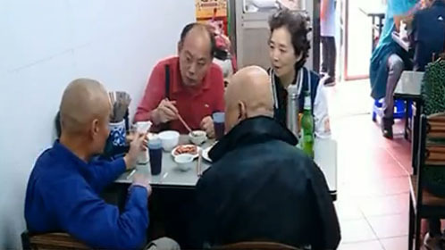 人气美食 一口“宝锅”是家传 羊肉飘香十六年！