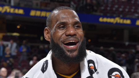 NBA流言收割机 詹姆斯：假如当年上大学，我会一无所有而学校利用我赚钱