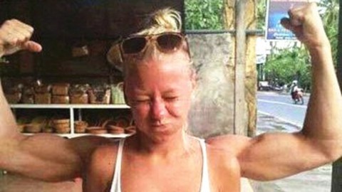 欢乐囧图 女汉子特别的示爱技巧
