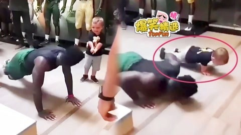 小屁孩竟能单手俯卧撑！难道不是特效做的？