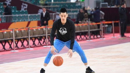 白敬亭神秘助阵！林书豪原地篮球八字绕膝教学查收一下