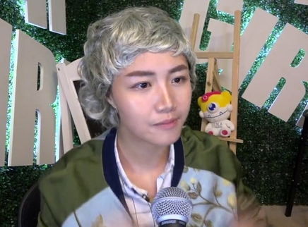 818超女聊天室 假发愚青另类来袭