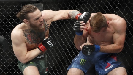UFC最佳KO对手瞬间，感受一下纳干诺重拳的威力