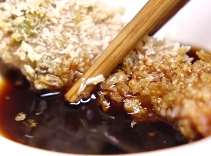 觅食迹 夜宵新地标！这里的老板有点冷