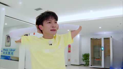 奔跑吧第7季 白鹿丞丞被弹射穿墙 周深听山歌怒音RAP懵了