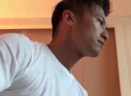 娱乐新鲜爆 被暴风雨淹掉住所的谢霆锋