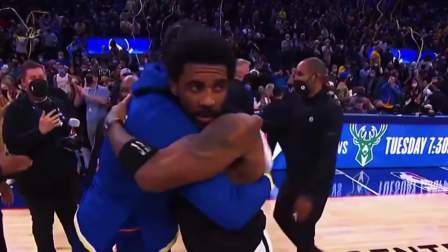 NBA热辣资讯 库明加赛后追星学长欧文！球迷：恭喜库明加喜提欧文球衣！