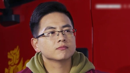 队员们在汽车生产车间开启汽车零部件争夺战