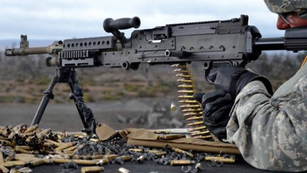 步兵后面的机枪手如何避免误伤