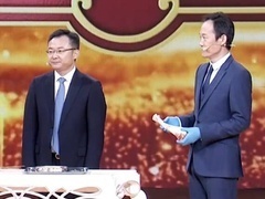 提防背后硬“骨头”