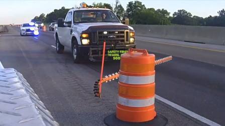 给车装上这个“鱼骨架”，秒变潮汐分道车，缓解高峰时段交通压力