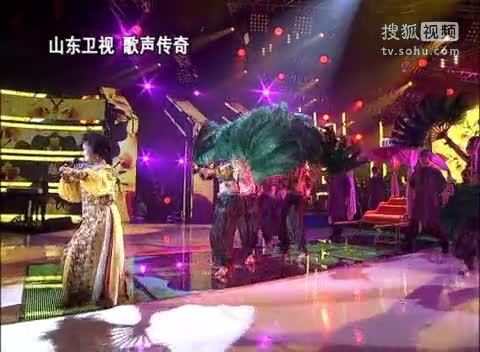 《歌声传奇》山东卫视 歌声传奇111230朱明瑛超华丽登场演唱《愉快的旅行》