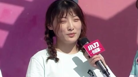 女生携小猫登场喜获第一分 超可爱羊驼亮相萌化主持人