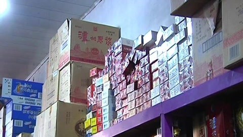 城市直通车 狱友作案 五万香烟被扫空