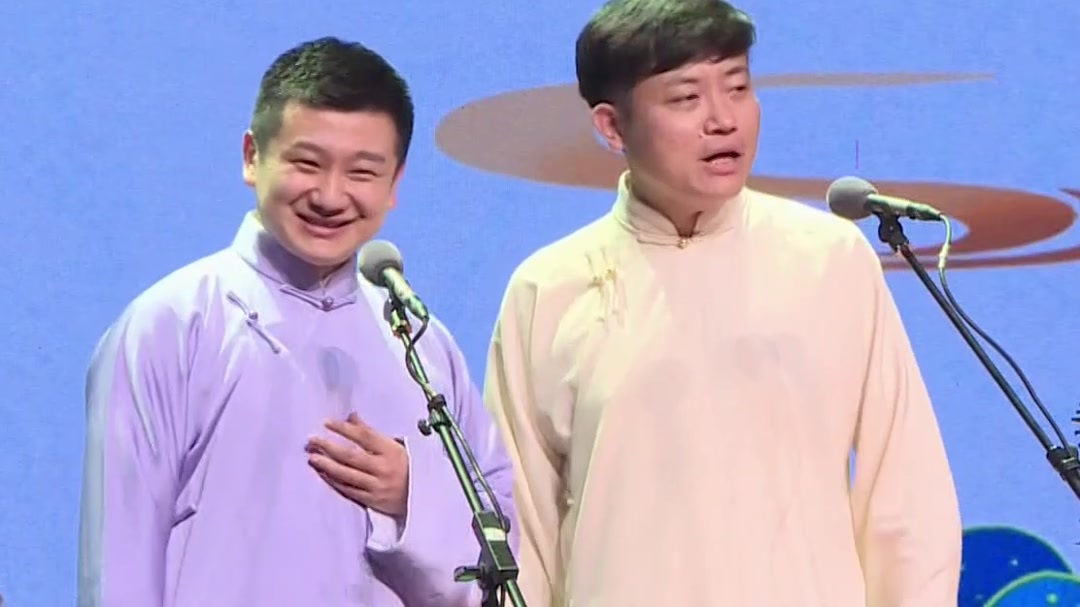 相声《成语新篇》李寅飞叶蓬默契搭档巧说成语展现深厚文学功底
