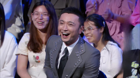 中央广播电视总台2023主持人大赛 选手花式调侃小尼撒贝宁