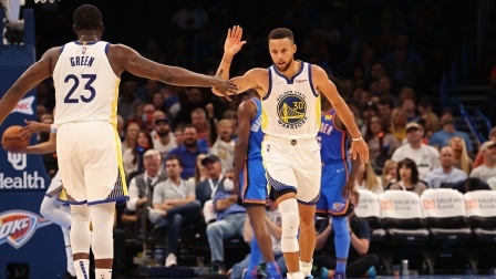 NBA常规赛-库里23+6 维金斯21分 勇士逆转雷霆取4连胜