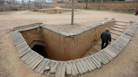 半岛奇闻 黄土高坡上的奇特建筑 被称为“地下四合院”！