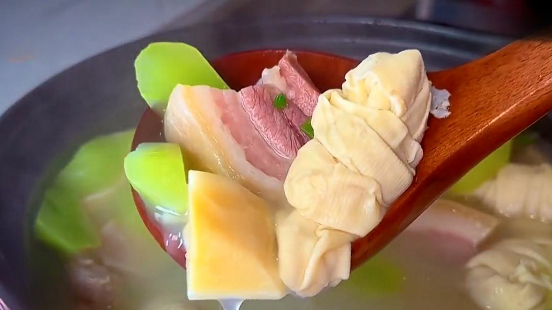 人气美食 新年餐桌暖汤 本帮腌笃鲜