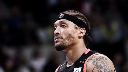 CBA 18/19赛季 郭艾伦空砍34分王炸合砍48分，辽宁客场94-107不敌广东惨遭三连败
