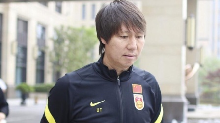 中国男足冲击2022世界杯 足球报：主管部门对李铁无法再忍 请辞时表示会放弃随后一切权益
