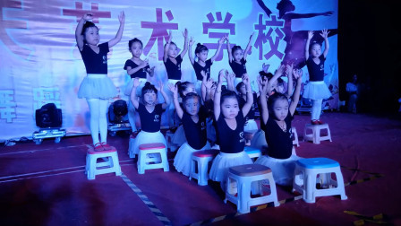3之5岁幼儿舞蹈《洗洗手》俏皮可爱，动作到位