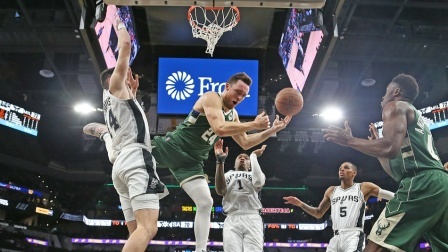 NBA常规赛-字母哥21+8+8 雄鹿6人得分上双力克马刺