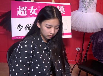 818超女聊天室 左卓直播室睡着小可怜状惹人疼