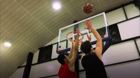 进攻篮板球（offensive rebound）