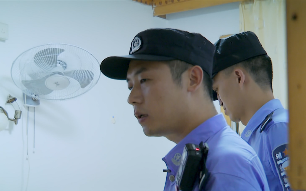 守护解放西 玫瑰需带刺