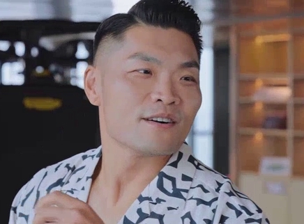一小时经纪人 李玖哲健身房里战歌起