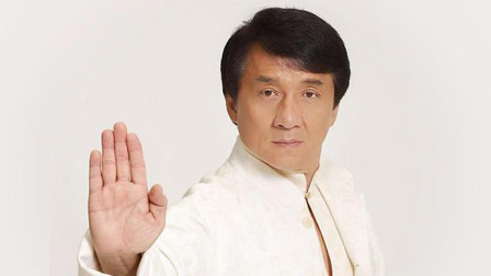 成龙亲自成示范，电影与现实的打斗技巧！
