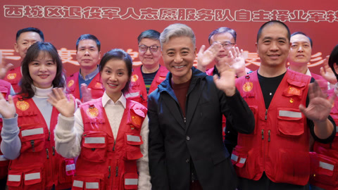 北京中轴线上的志愿老兵绘出城市最美的风景