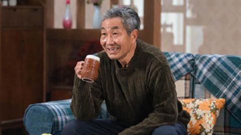 开播！情景喜剧 杜源被骗惨当门童 海宁穿玩偶服可爱满分