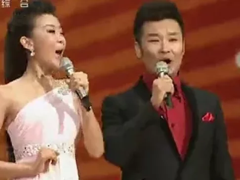 央视2012元宵晚会 歌曲《龙船调》刘和刚 战扬