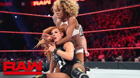 WWE RAW 2019 【RAW 04/22】女汉子遭莱西埃文斯重重两拳