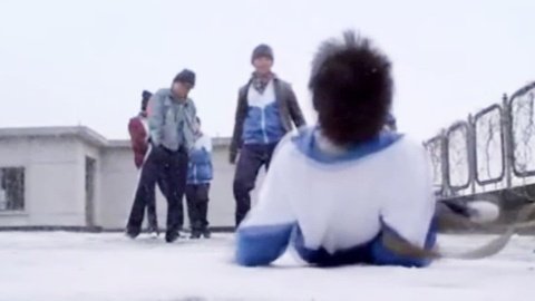 囧闻一箩筐 校长被打竟让小学生保护自己