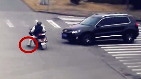 骑行者闯红灯遇右侧来车 “手脚双刹”求避开失败被撞飞