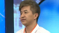 有问必达 张绍刚出糗当“女士内衣模特”