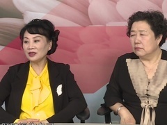 人群中多看了你一眼