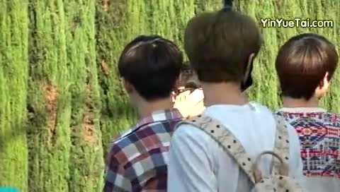 EXO Waiting For A Shuttle At Disneyland 饭拍版 12/05/19-EXO