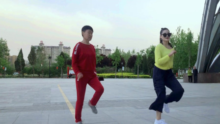 风一样的鬼步舞《51步情缘》看娘俩配合真默契