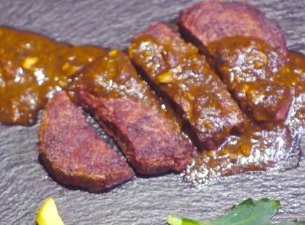 觅食迹 两个女孩把梦想开进了同一家店