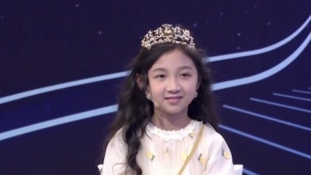 小女孩展示神奇“催眠术” 口哨大师表演口哨钢琴创意秀