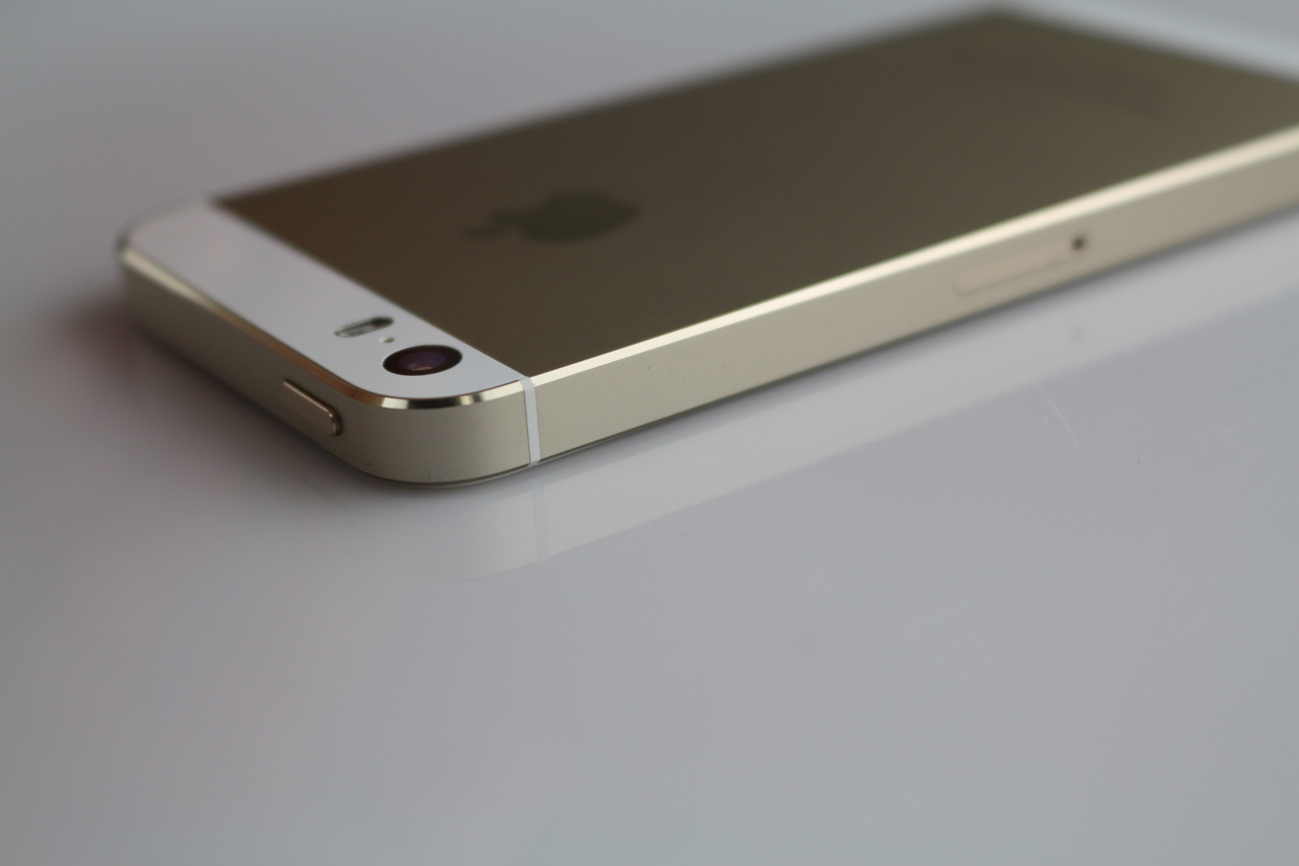 苹果【iphone 5s】 金色 16 g a1530 港澳台85成新 所见即所得