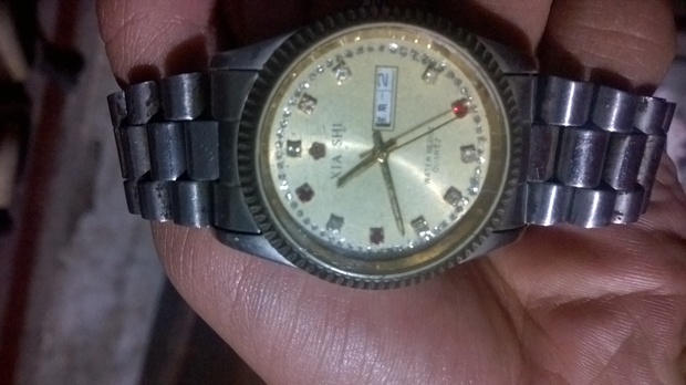 谁懂这个梅花标志的手表是什么牌子的 请懂手表的朋友进来