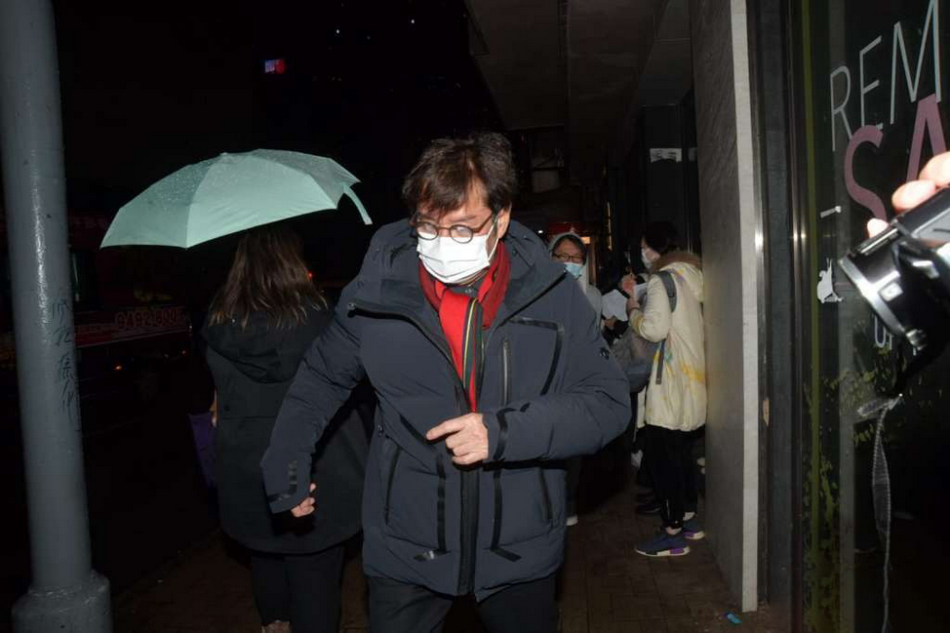 譚詠麟現身香港否認睡粉 愧疚讓摯愛受困擾