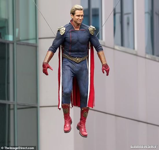 黑袍纠察队第三季新片场照曝出祖国人空降支持者游行现场